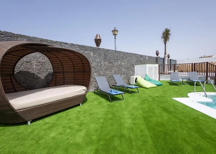 Sea Breeze Jarea Villa *