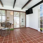 Sea Breeze Jarea Вилла