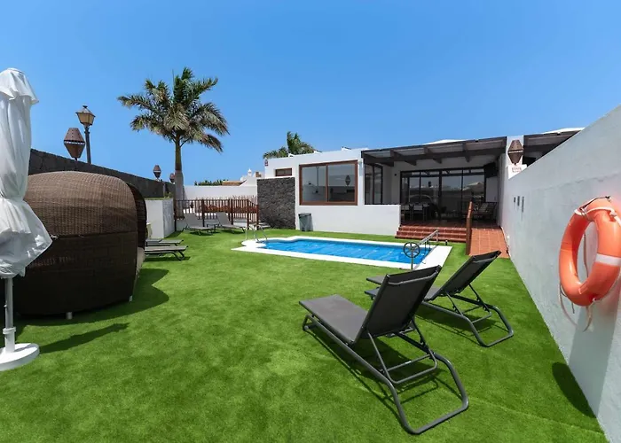 Sea Breeze Jarea Villa *